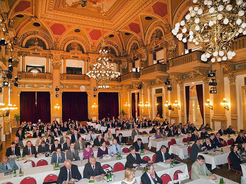 Účastníci vodohospodářské konference