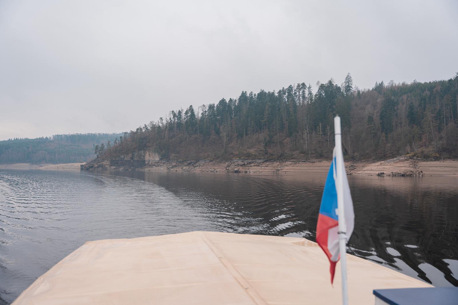 Šest lokalit vhodných pro stavbu přečerpávacích elektráren. Ministři Hladík a Výborný zahájili kroky k významnému posílení akumulace elektrické energie