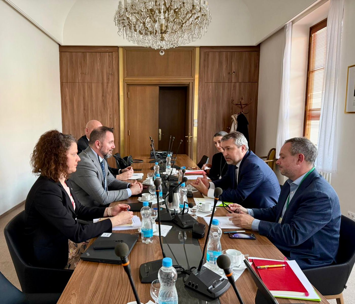 Ministři zemědělství a životního prostředí se shodli na nutnosti urychlit obnovu území po povodních i na racionálním přístupu k ochraně půdy před erozí